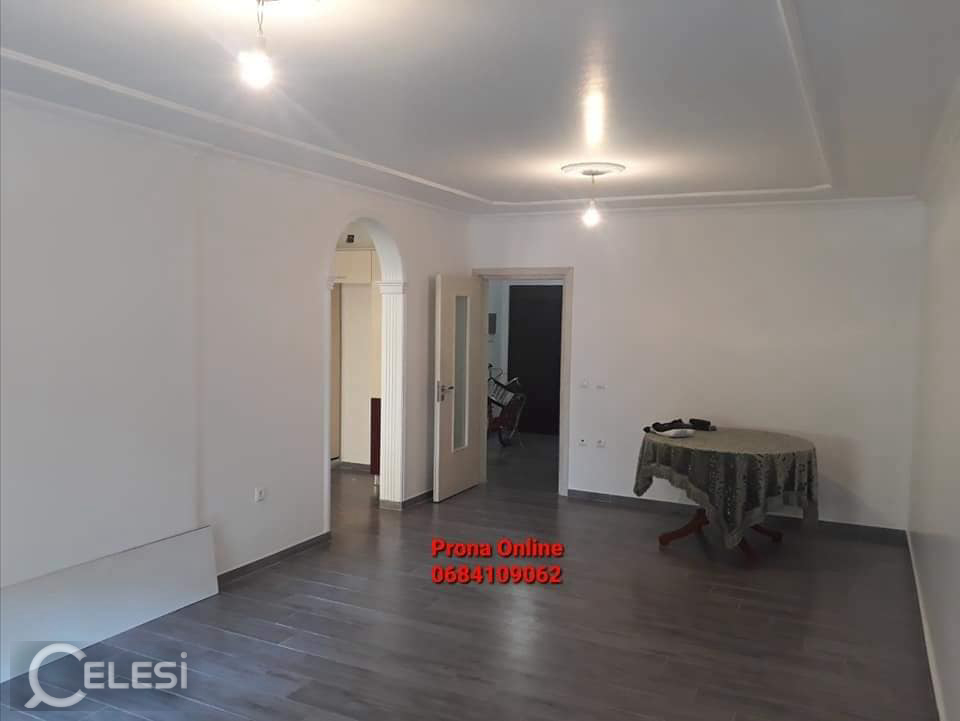 JEPET ME QERA APARTAMENT 3+1 NE LAPRAKE PRANE KOMPLEKSIT GINTASH