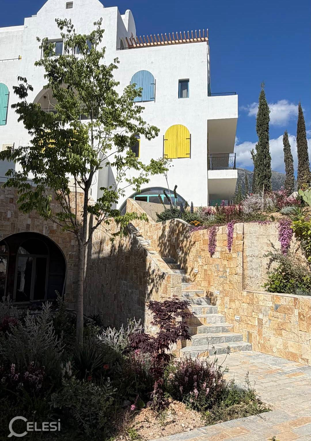 Shitet apartament garsoniere tek Santorini 1 , Dhermi , Palase , Vlore , Himare , Sarande , Drimadhe , Drymades