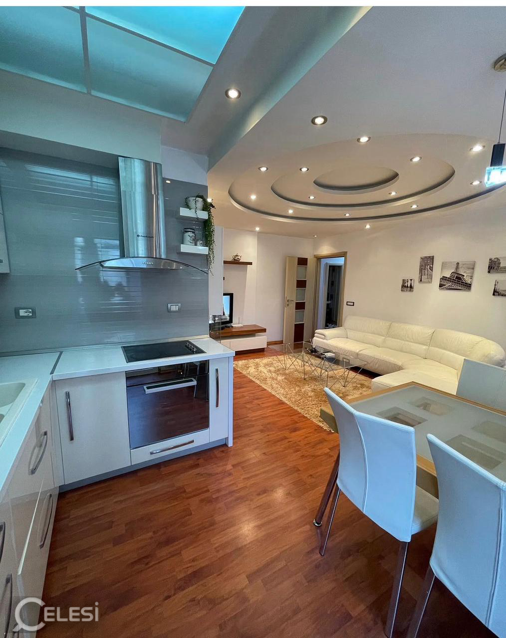 Shitet apartament 1+1 ne Durres , Plepat , prane Hotel Majestic , Shkembi i Kavajes , Golem , Mali i Robit
