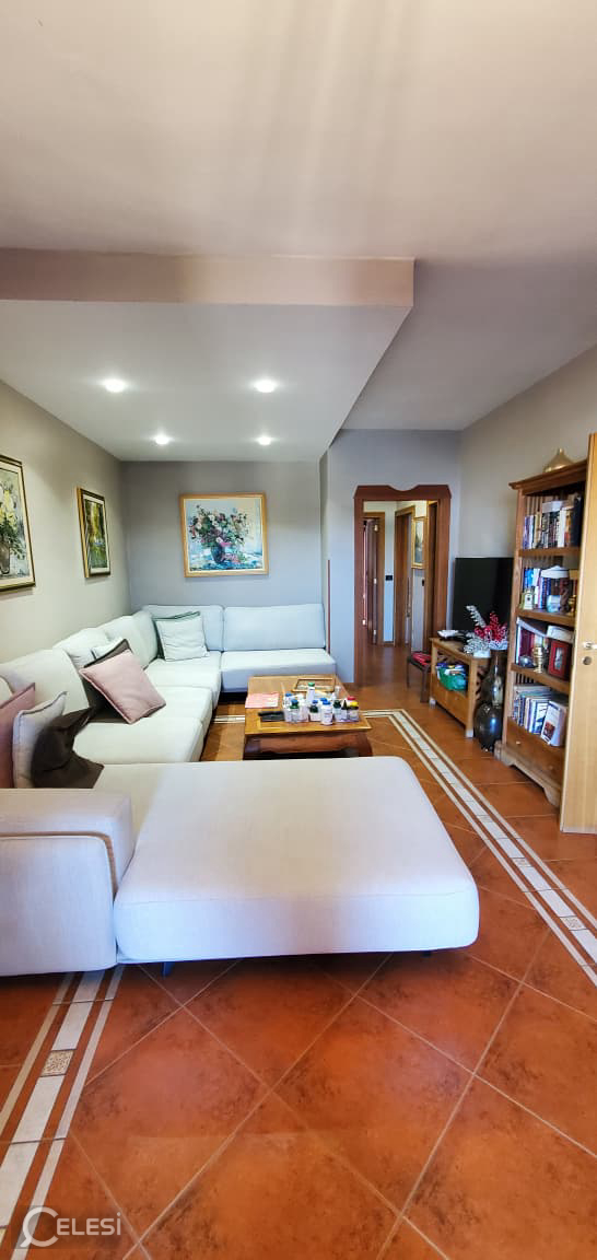 Shitet apartament 2+1+2+2 Ballkone tek Rruga Fortuzi , prane Shkolles Jeronim De Rada