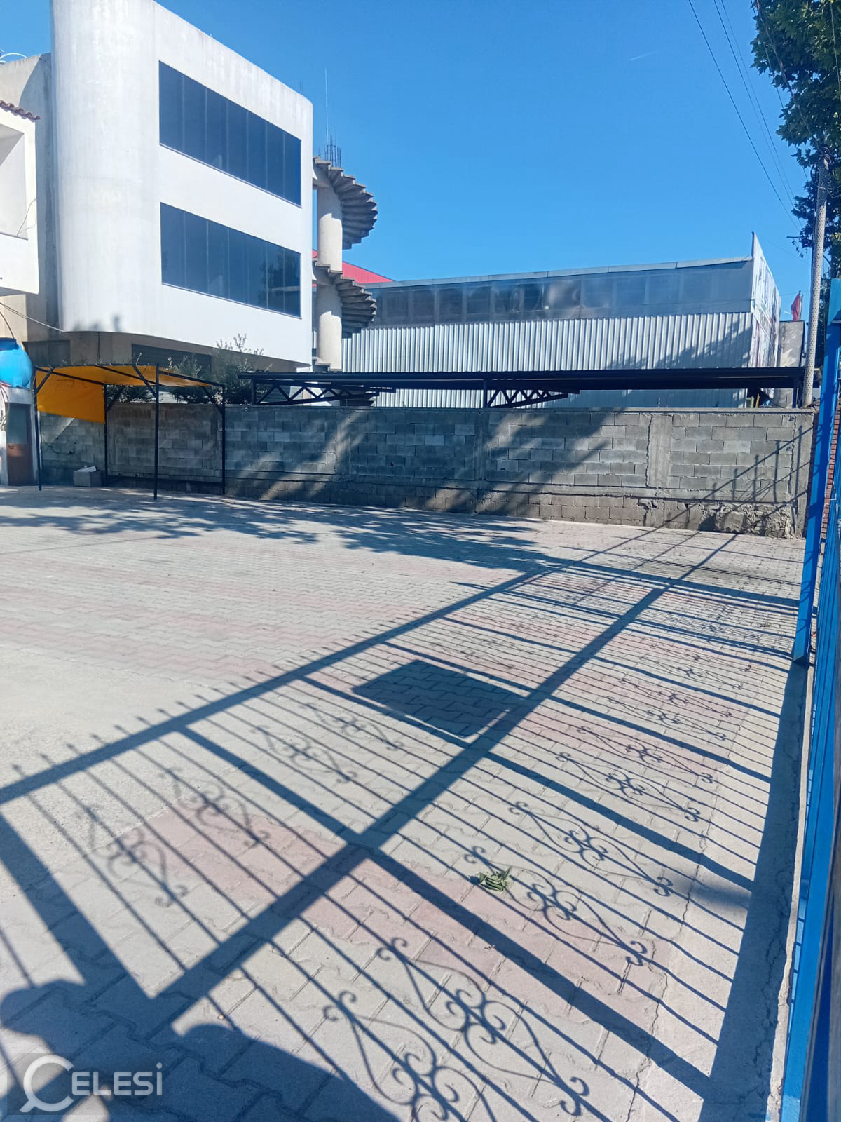 magazine me qera - Bulevardi Blu Kamez, Rr. Gjakova, 500m nga Bashkia Kamez