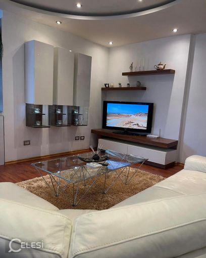 Shitet apartament 1+1 ne Durres , Plepat , prane Hotel Majestic , Shkembi i Kavajes , Mali i Robit , Golem .