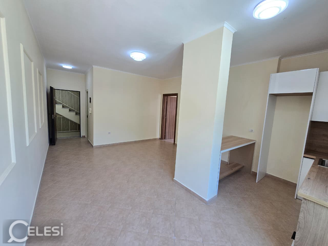 Shitet apartament 1+1 tek Shkembi i Kavajes , prane Hotel Leonardo , Mali i Robit , Durres , Plepat .