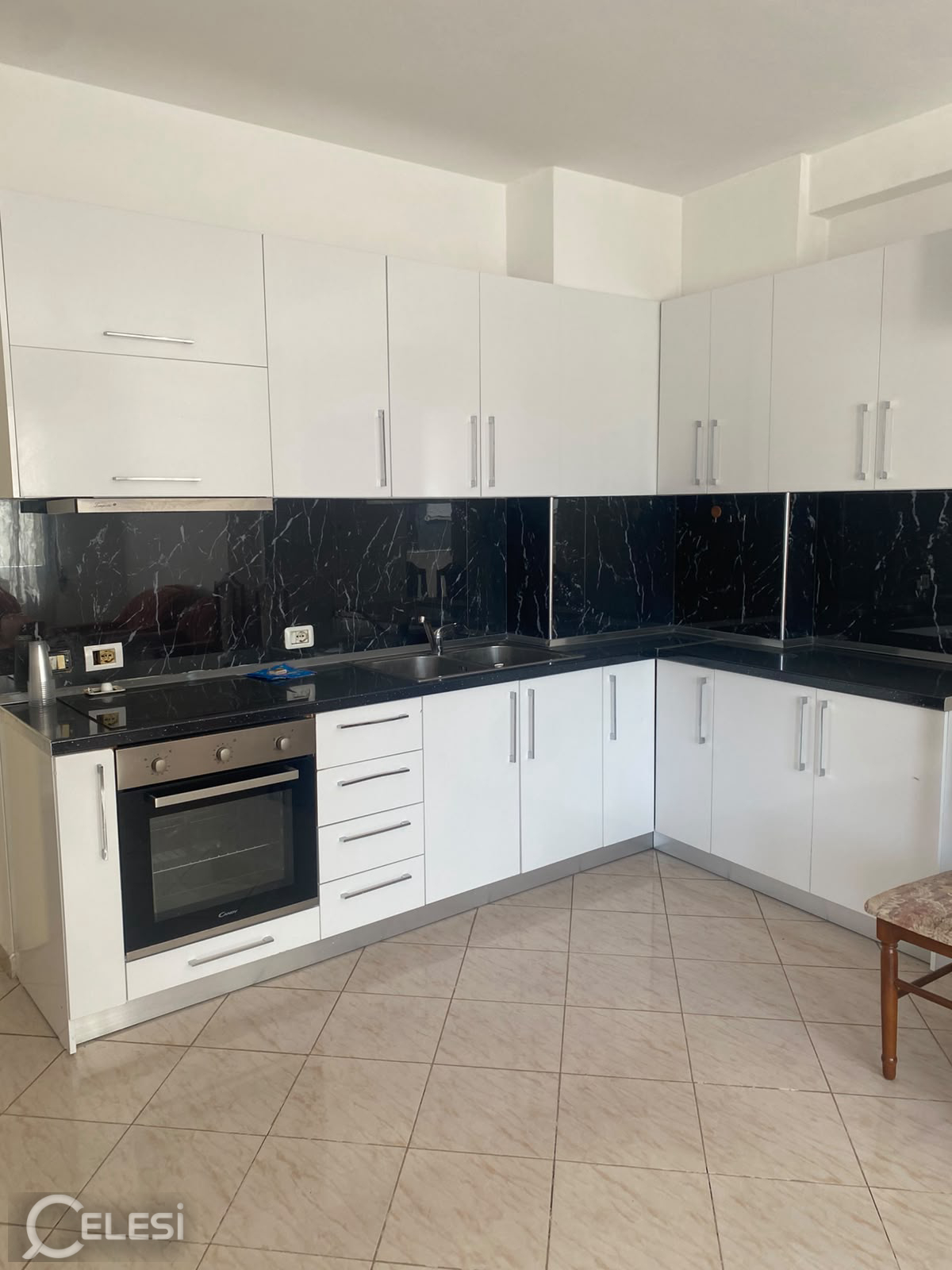 ✨ Shitet Apartament 2+1 në Pallatet Çabej – Misto Mame, Tiranë ✨