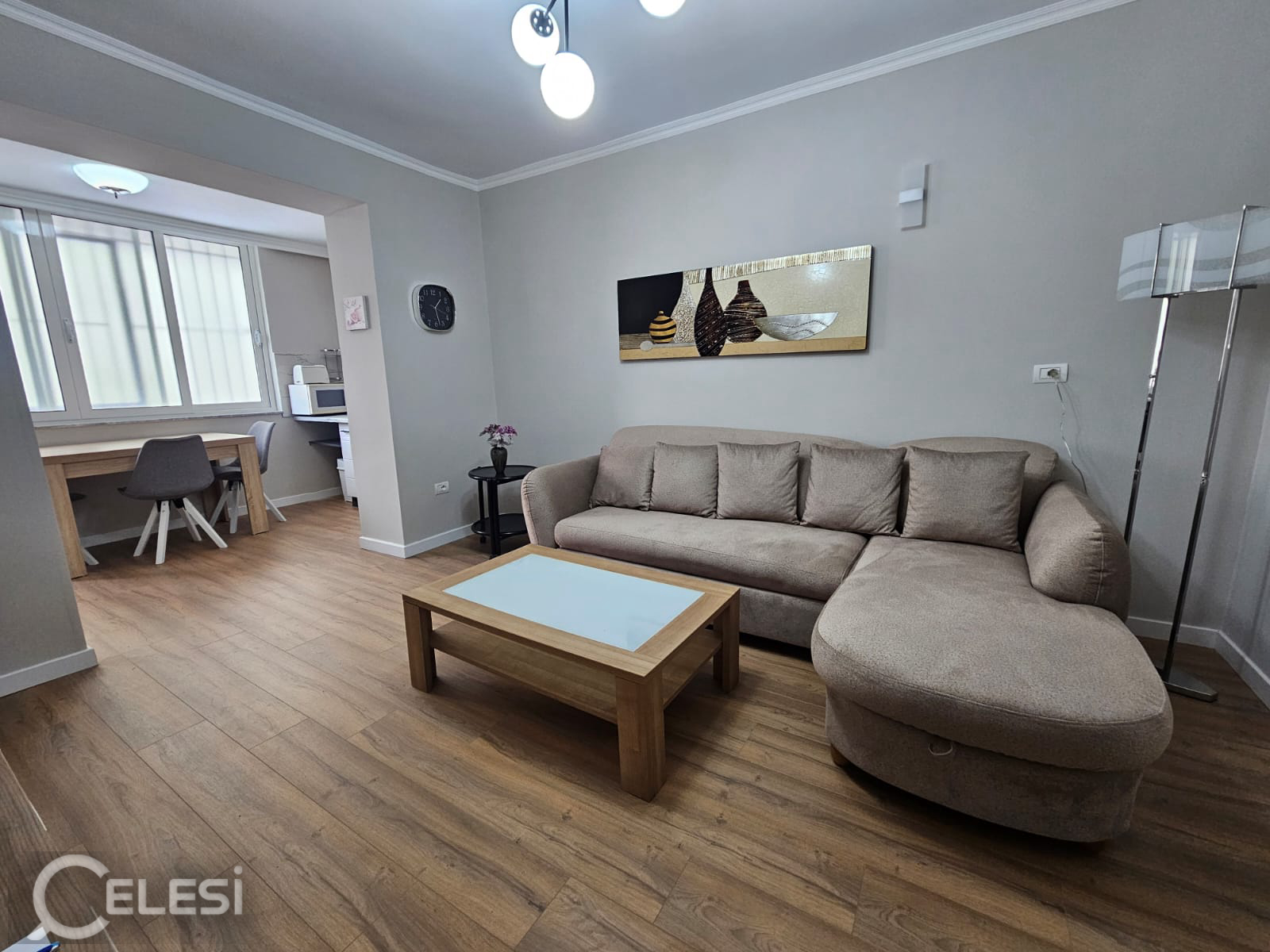 Jepet apartament 2+1 me qira tek Farmaci Daja , ish Blloku , Stadiumi Dinamo .