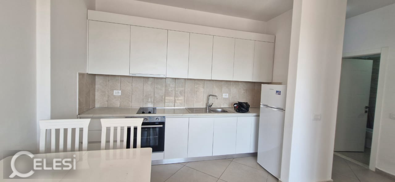 Jepet apartament 1+1 me qira tek Rruga e Dibres , prane Spitalit Qsut , Rruga Bardhyl .