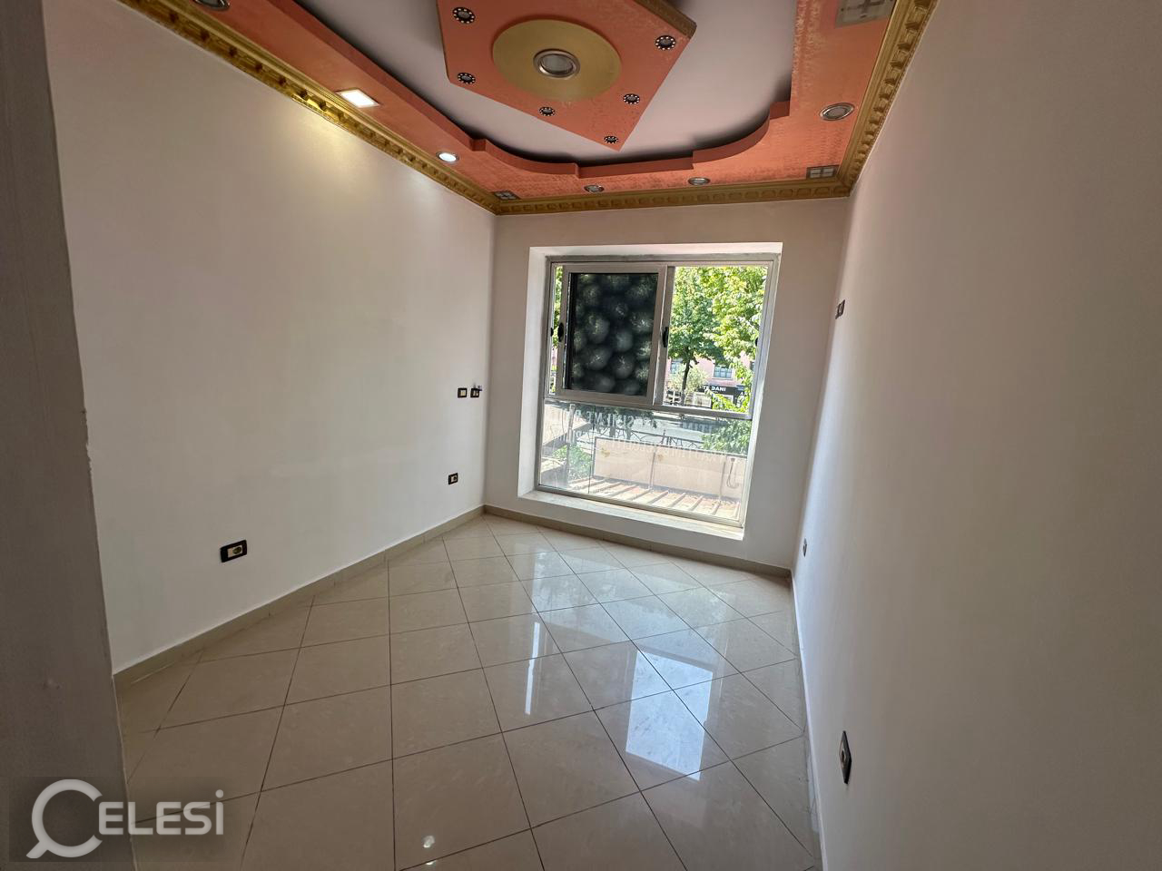 Shitet Njësi Biznesi – Rruga e Durrësit