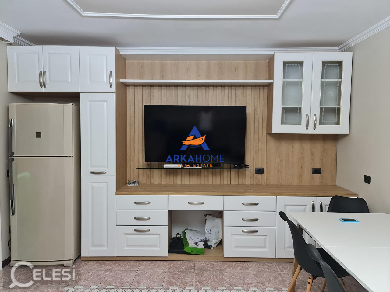 JEPET APARTAMENT 3+1 ME QERA "LIQENI ARTIFICIAL" 75.000 LEKE