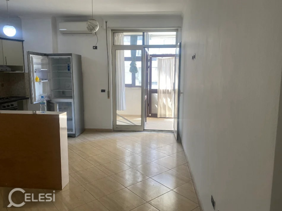 Qera | Ambjent Biznesi | Brryli | 600 €/muaj
