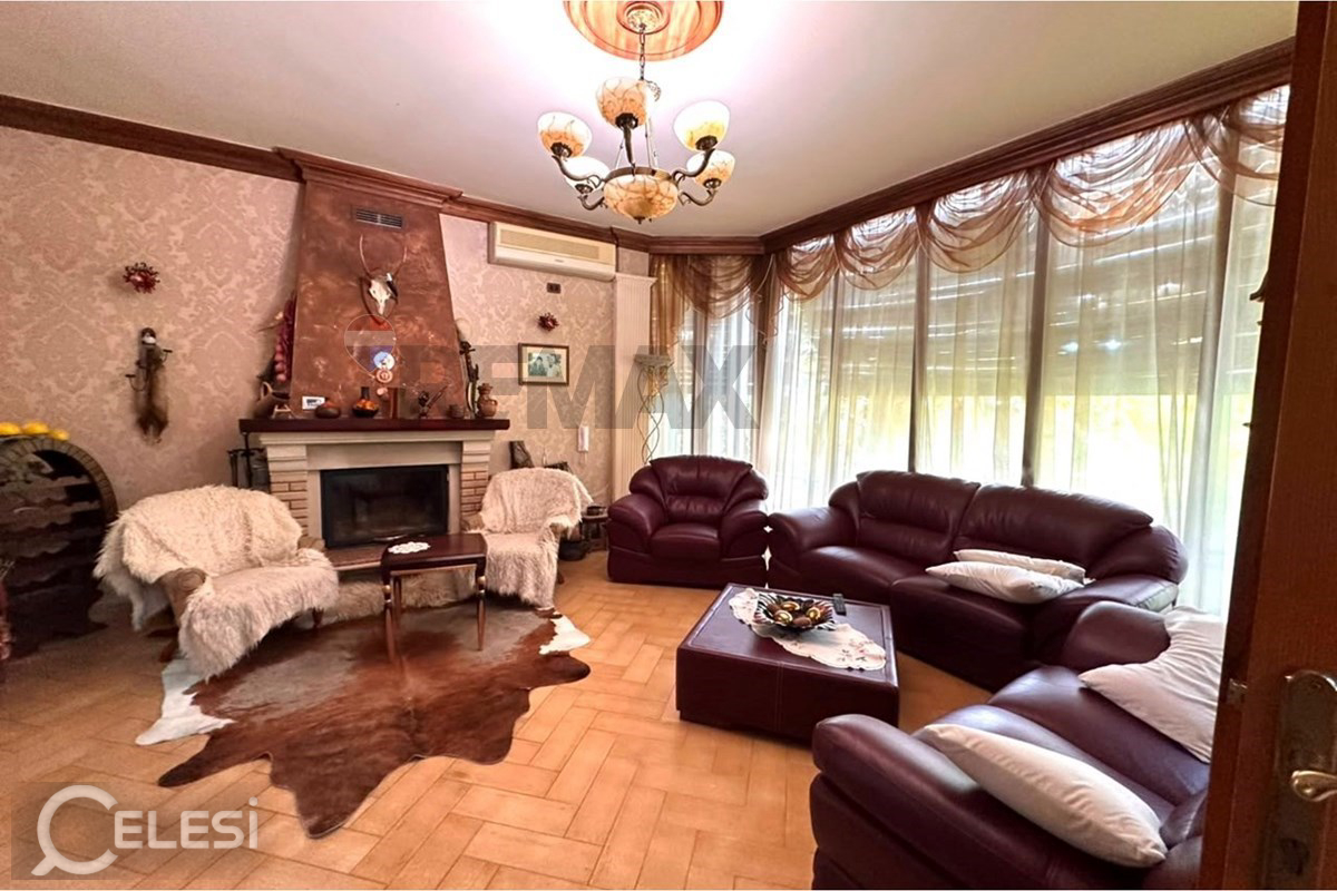 Villa - For Rent/Lease - Qesarak, Tiranë