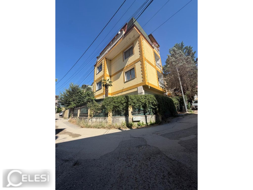 Shitet, Shtëpi 4-Katëshe, Vilat Gjermane, Tiranë.