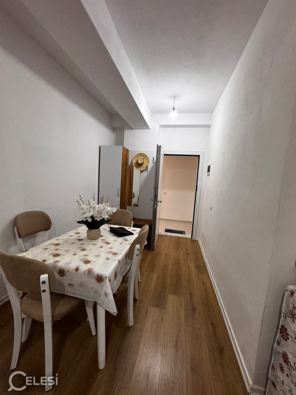 Shitet apartament 2+1 tek Kompleksi Kaimi , Rruga Ali Demi .