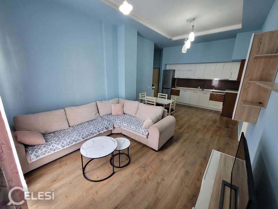 Fresk,prane Deges se Thesarit jepet me qera apartament 2+1,i mobiluar.