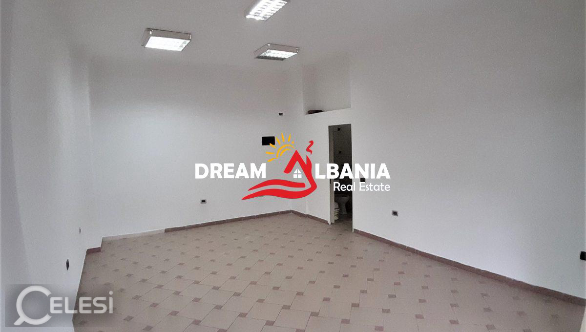 Dyqan per shitje ne Rrugen e Durresit prane Ish Ambasades Jugosllave ne Tirane (ID 4171194)