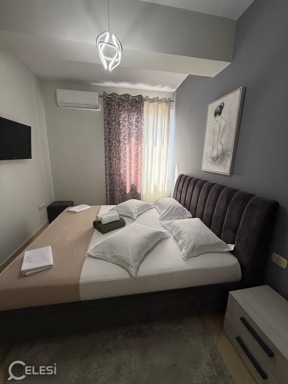 Shitet apartament 2+1+Ballkon+Verande tek Rruga e Kavajes , prane Angel's Fitness Gym , 21 Dhjetori , Ish Parku i Autobusave , Globe .