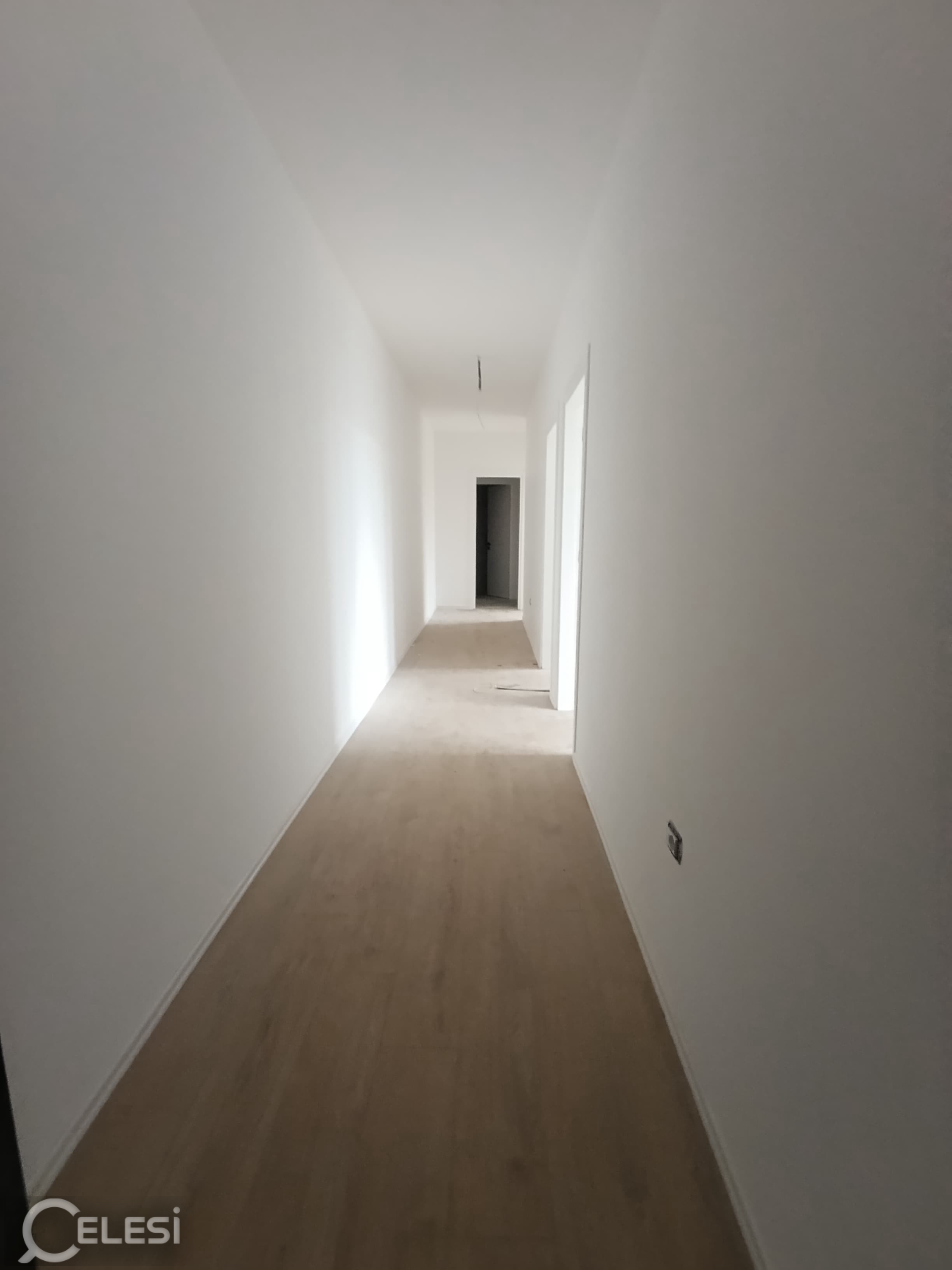 Klinike me qera - Perballe spitalit Continental