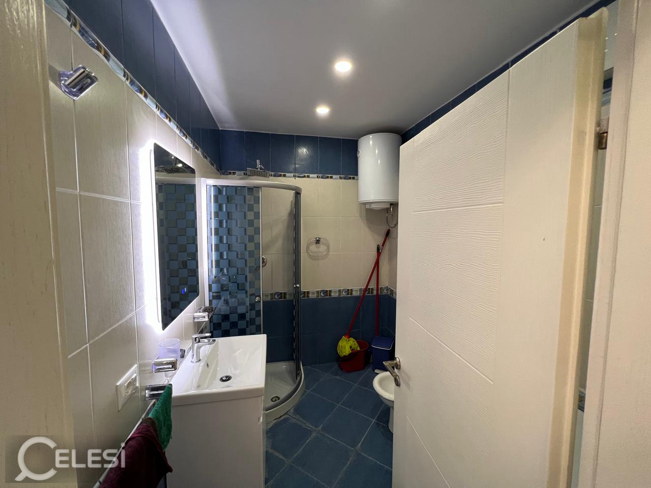 JEPET APARTAMENT 2+1 ME QERA TE KODRA DIELLIT