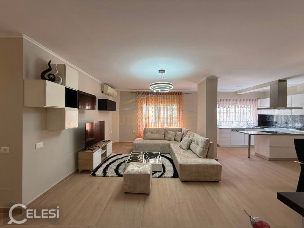 Qira, Apartament 2+1, Komuna e Parisit, Tirane