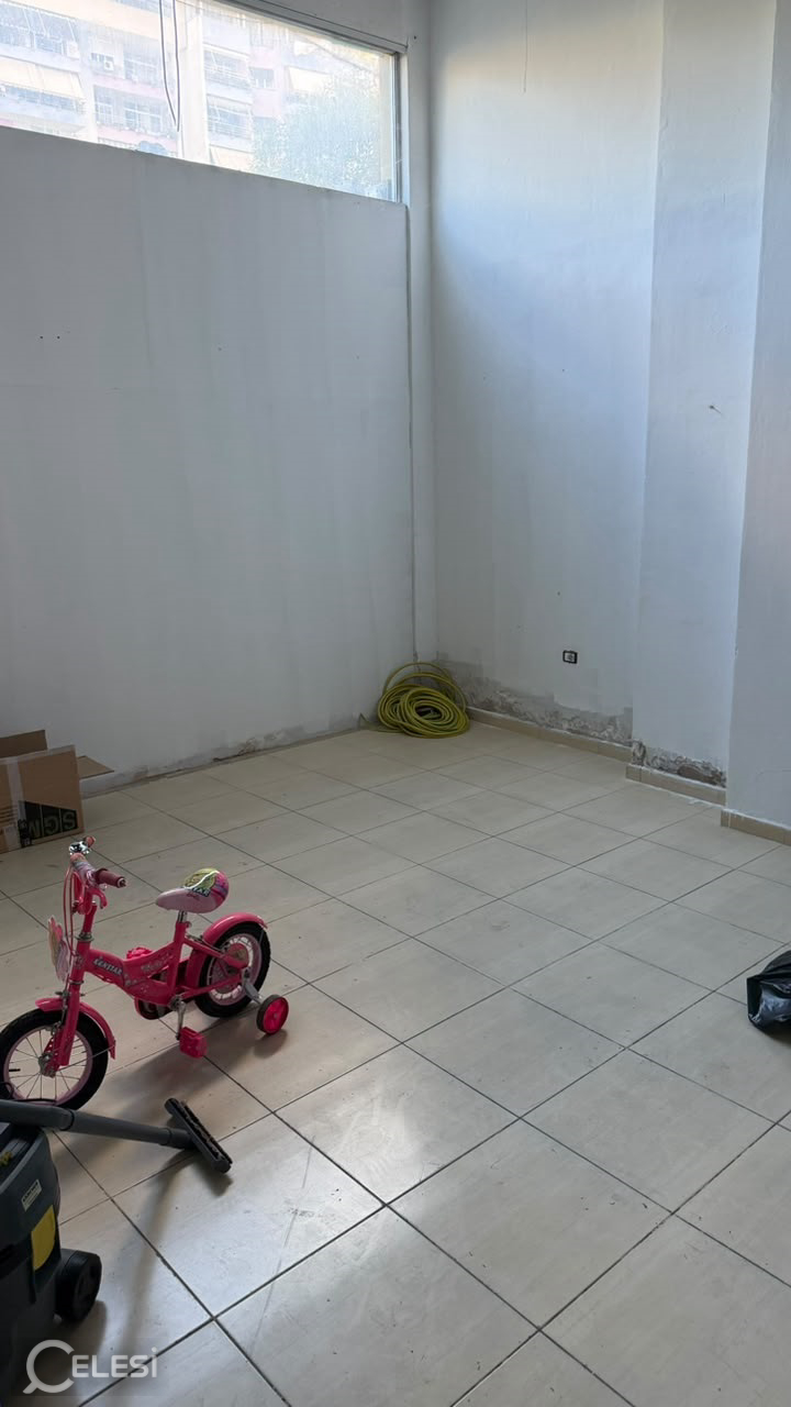 Shitje | Ambjent Biznesi | Komuna e Parisit | 200850 €
