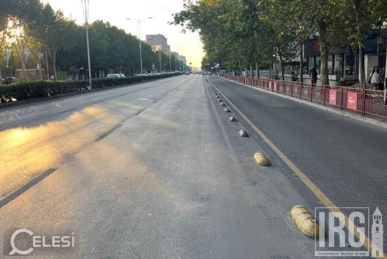 Jepet DYQAN ME QIRA – RRUGA DRITAN HOXHA, LAPRAKE , Buze Rruge .​
