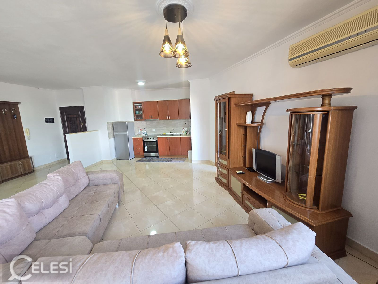 Qera | Apartament 2 + 1 | Rruga e Barrikadave | 650 €/muaj