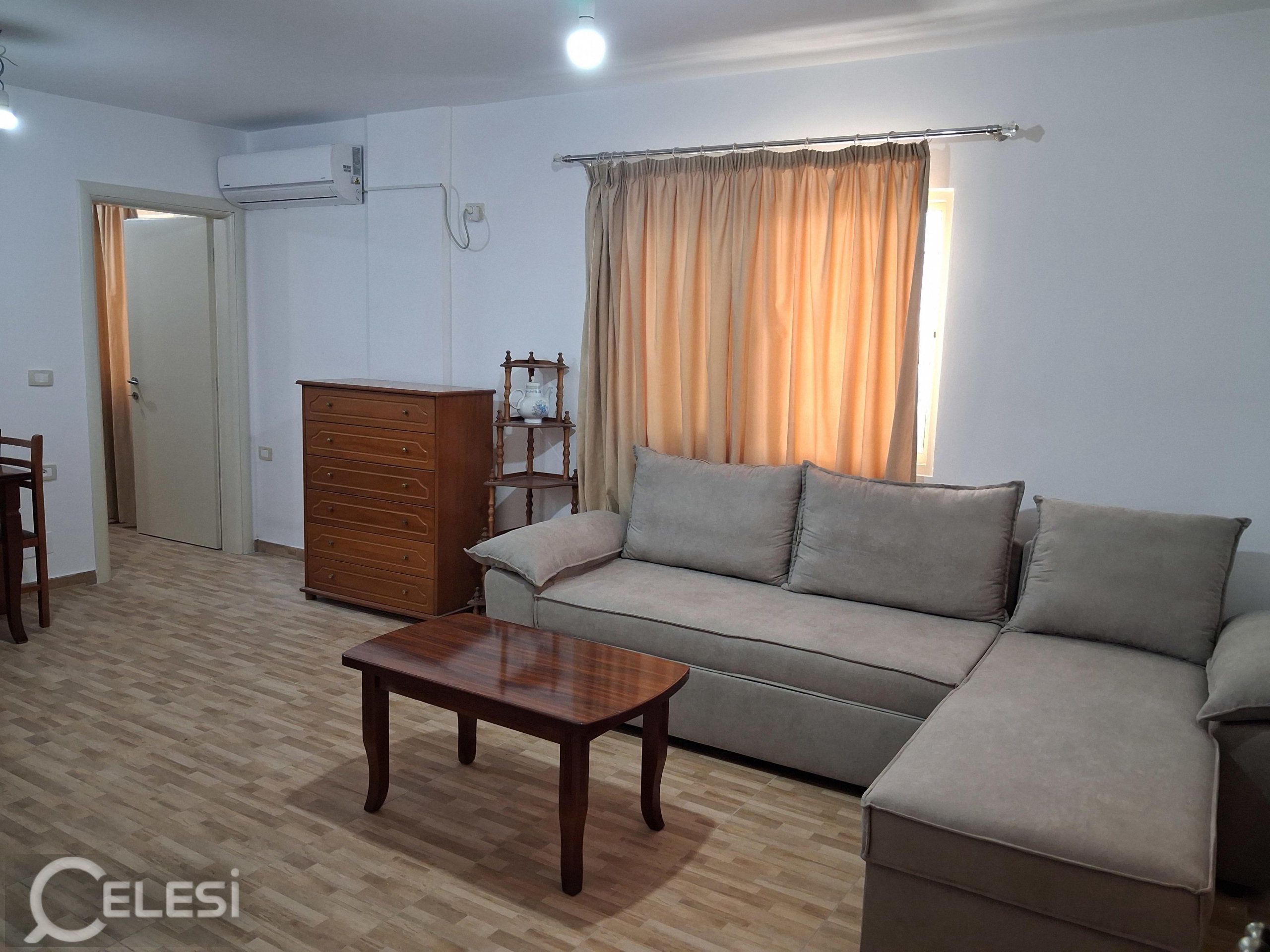 Qera | Shtëpi private 2 + 1 | Kodra E. Priftit | 400 €/muaj