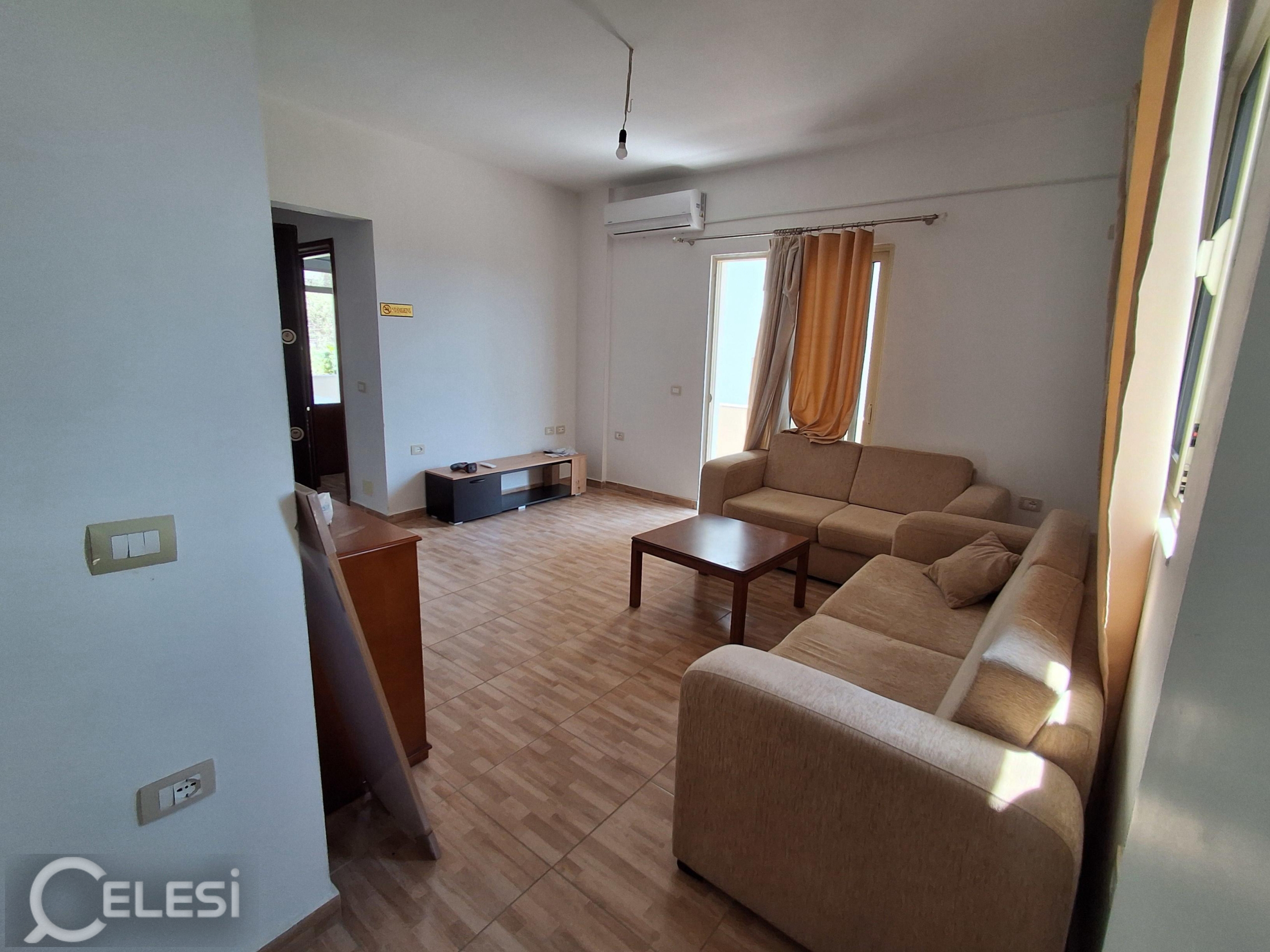 Qera | Shtëpi private 2 + 1 | Kodra E. Priftit | 400 €/muaj