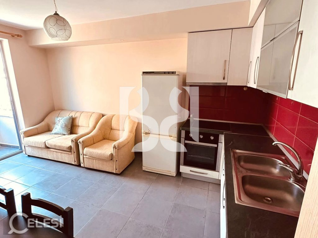 🏡 APARTAMENT ME QIRA 1+1 NË SHKOLLËN E BASHKUAR, TIRANË