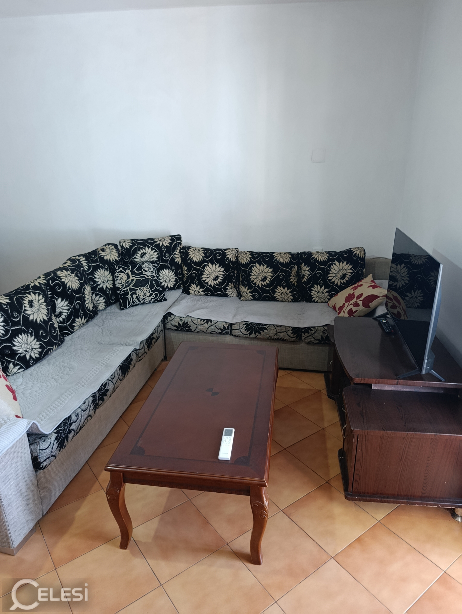 Qera | Shtëpi private 1 + 1 | Rruga Njazi Meka | 400 €/muaj