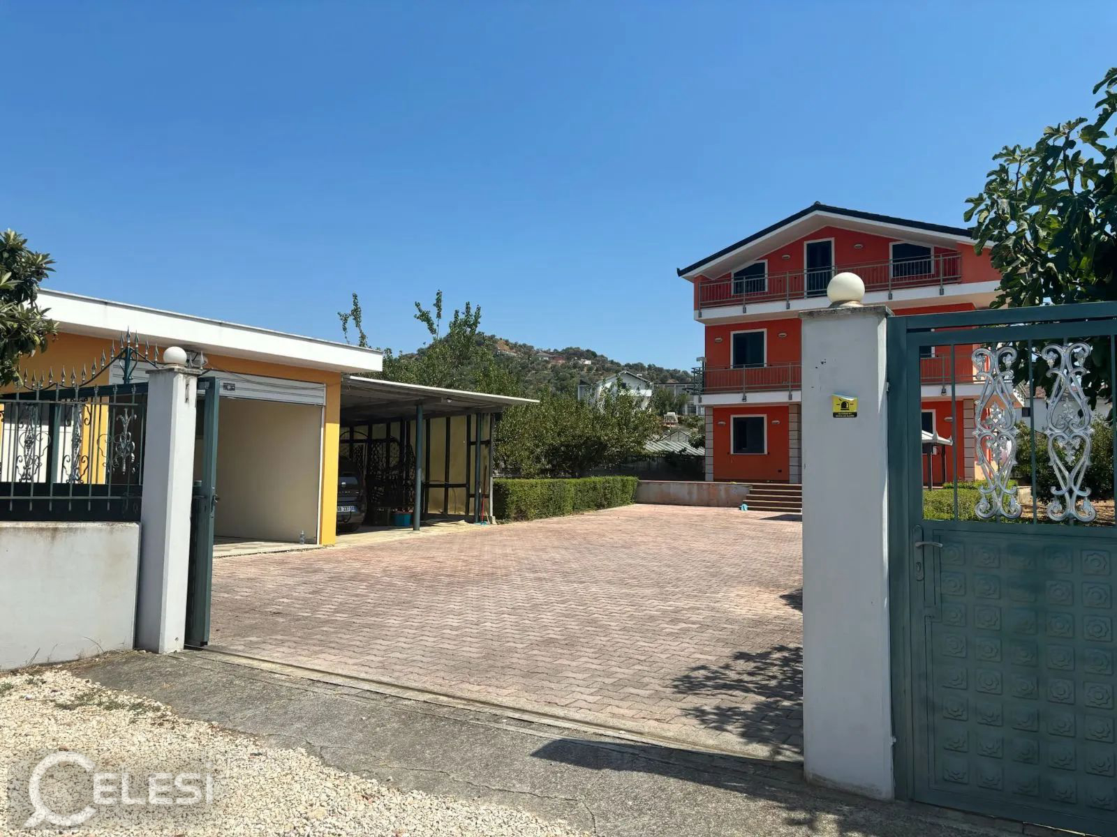 🏡Shitet Vilë 3 Kateshe me Oborr ne Marikaj – Mundësi Ideale për Familje*🔥