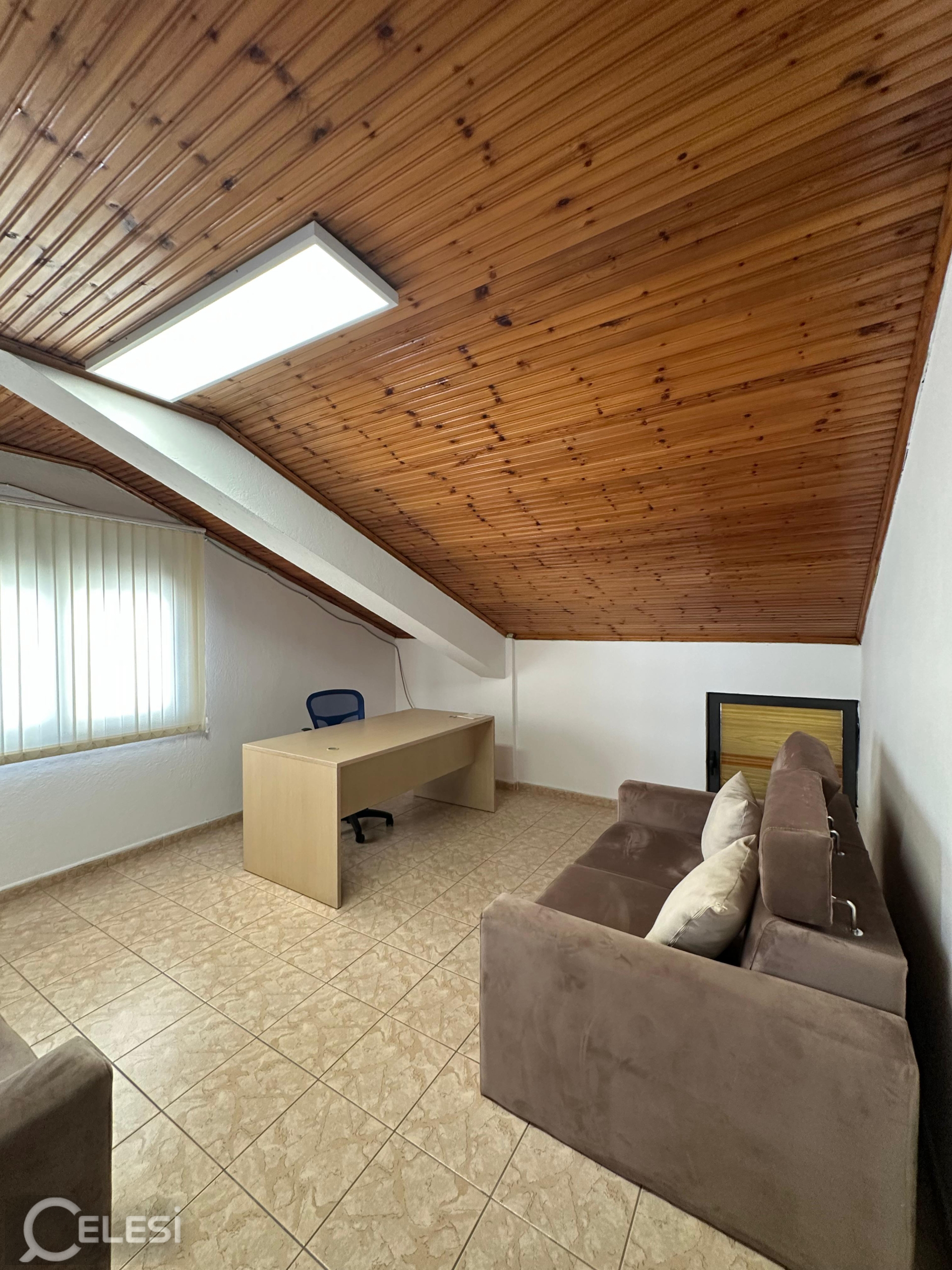 Qera | Ambjent Biznesi | Pazari I Ri | 800 €/muaj