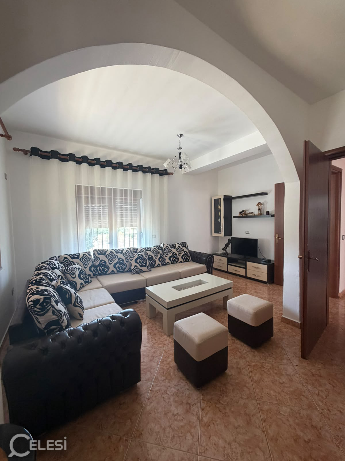 Shitje | Vilë 6 + 1 | Durrës | 380000 € i Diskutueshem