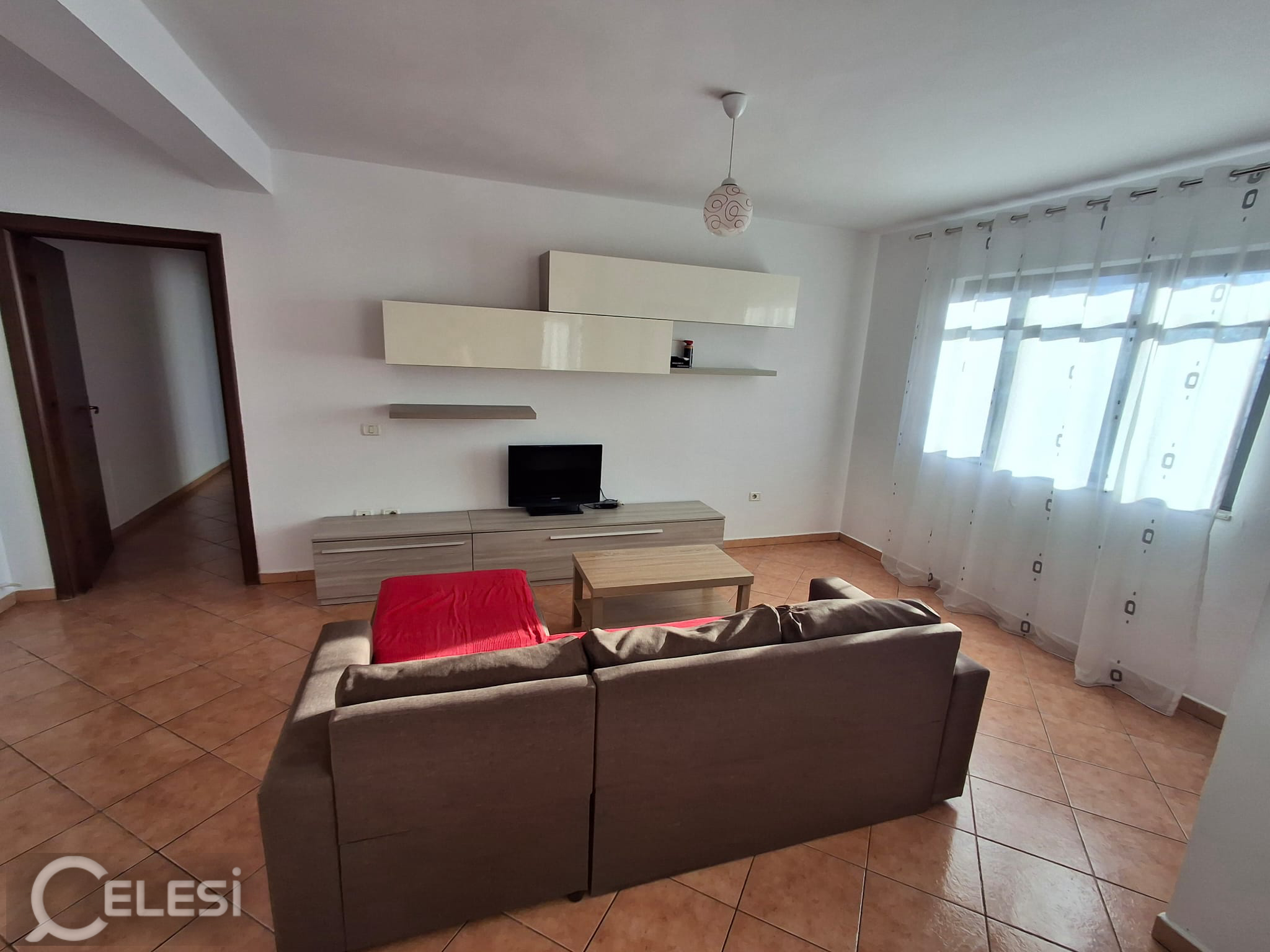 Qera | Apartament 2 + 1 | Laprakë | 450 €/muaj