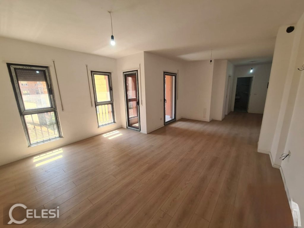 SHITET APARTAMENT 2+1 – SHKOLLA E KUQE