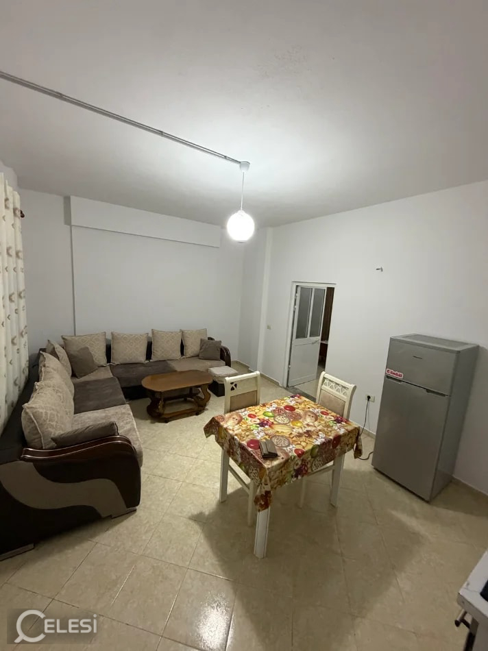 Qera | Shtëpi private 1 + 1 | Rruga Fuat Toptani | 400 €/muaj