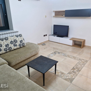Shitet apartament 2+1 pranë qendrës së Tiranës